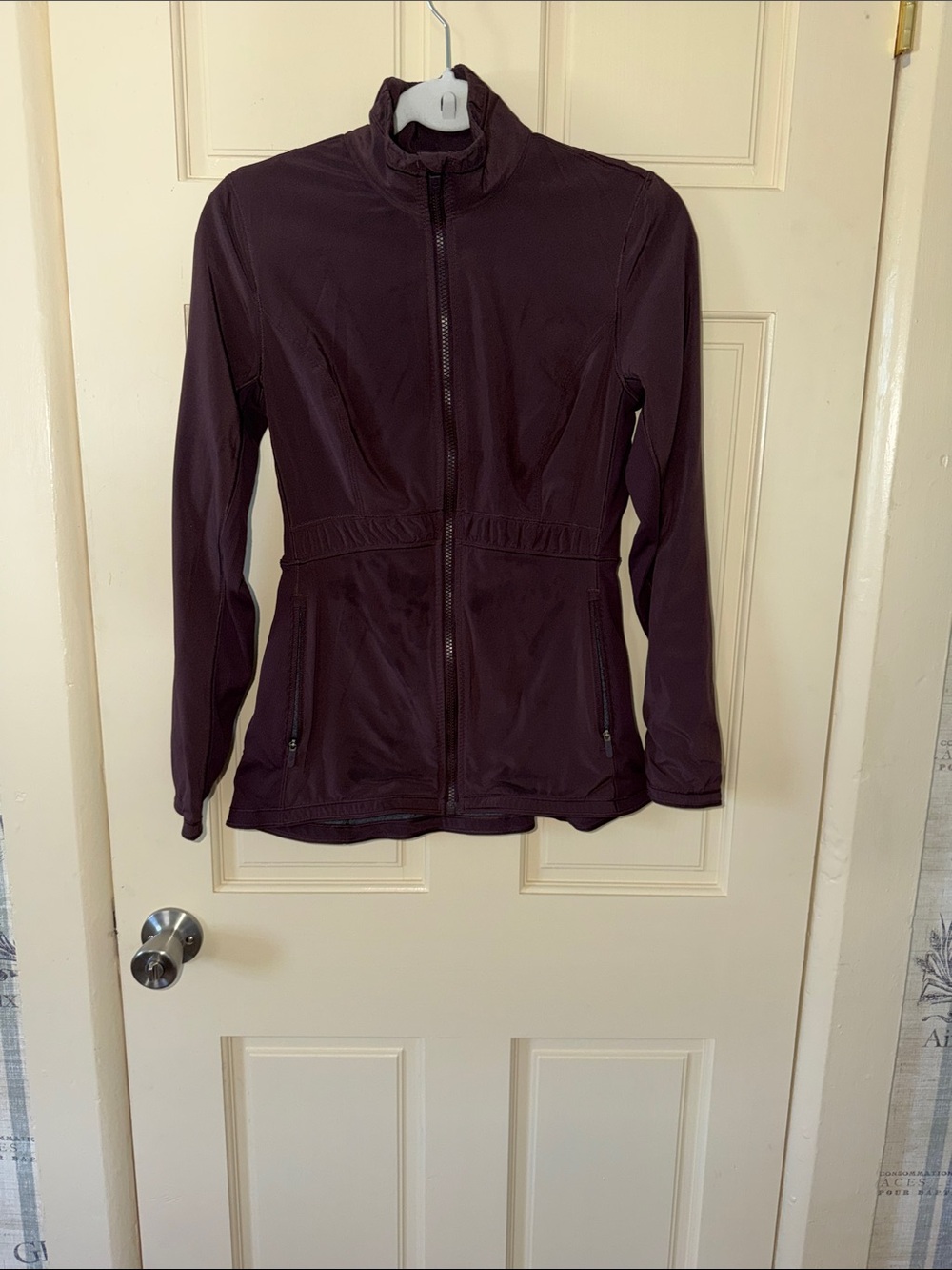 lululemon athletica Women's Full-Zip Jacket in Plum